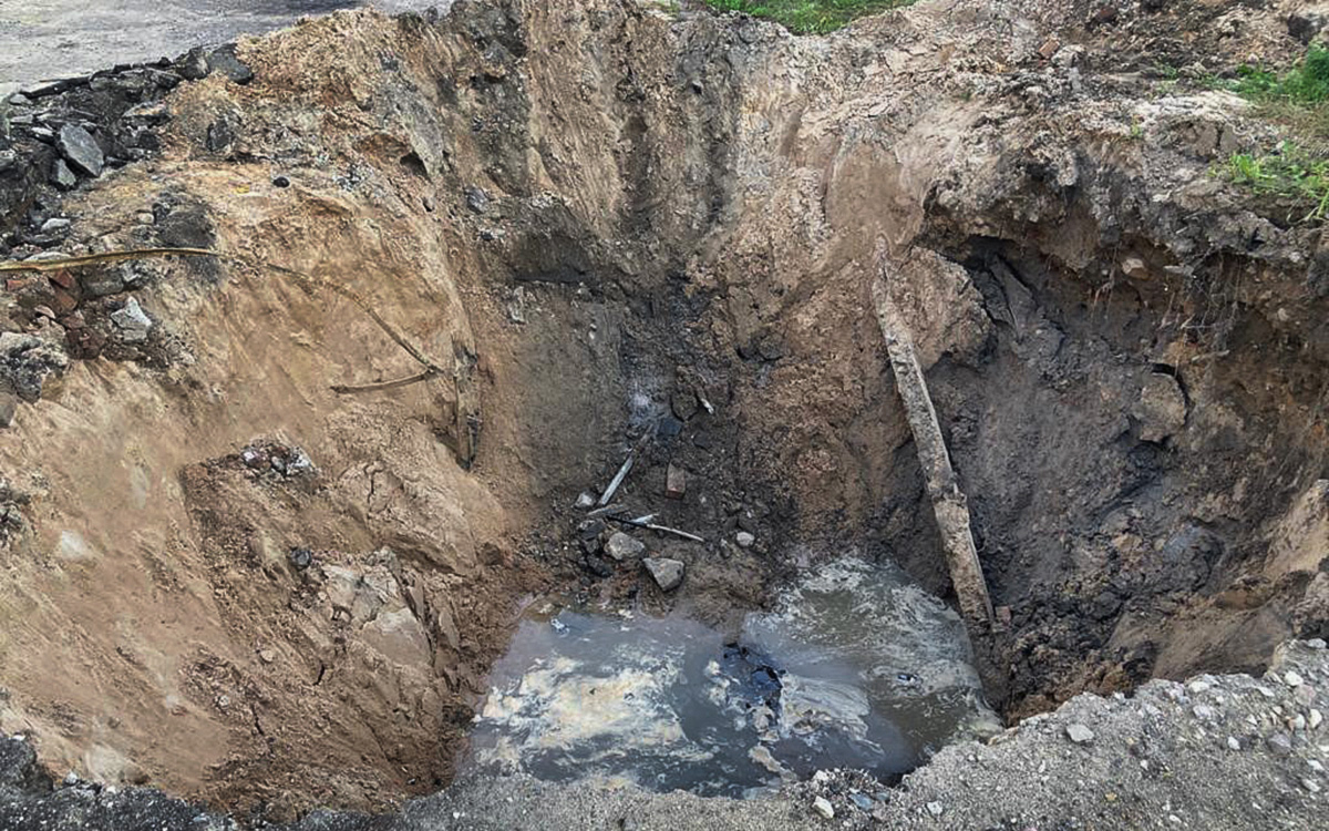 Жители Пскова остались без воды из-за аварии на магистральном водопроводе