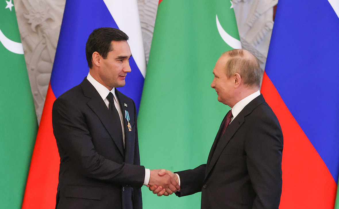 Сердар Бердымухамедов и Владимир Путин (слева направо)