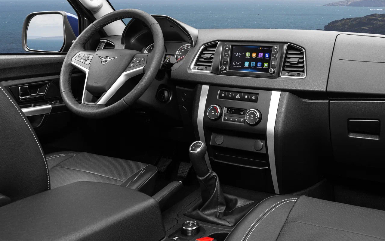 2016 год. В очередном пакете плюсов: новая передняя панель, фронтальные подушки, единый топливный бак, опционная задняя блокировка Eaton, ESP