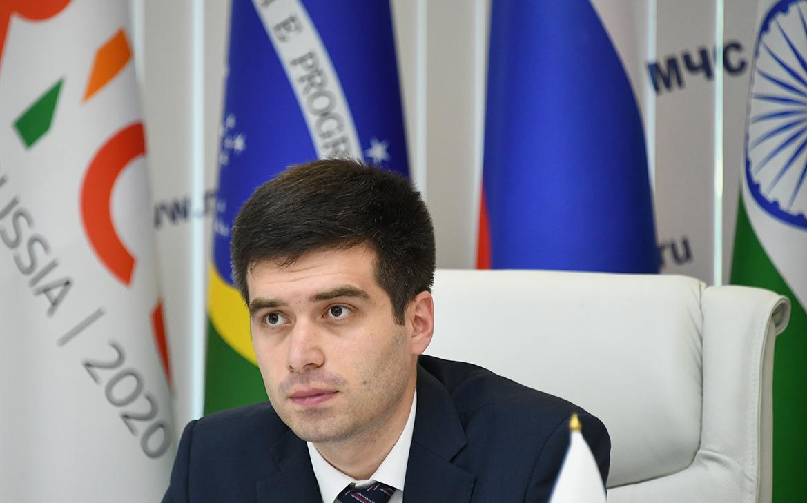 Замглавы департамента МЧС арестовали по делу о мошенничестве и взятке