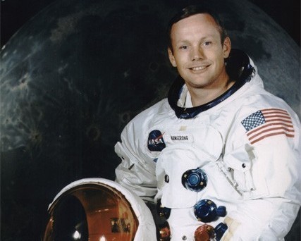 Первый человек на Луне Нил Армстронг будет похоронен в море