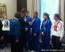 А.Шварценеггер встретился с российскими олимпийцами