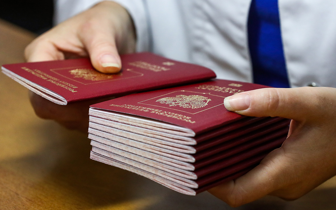 Российский паспорт оказался слабее сербского в рейтинге гражданств