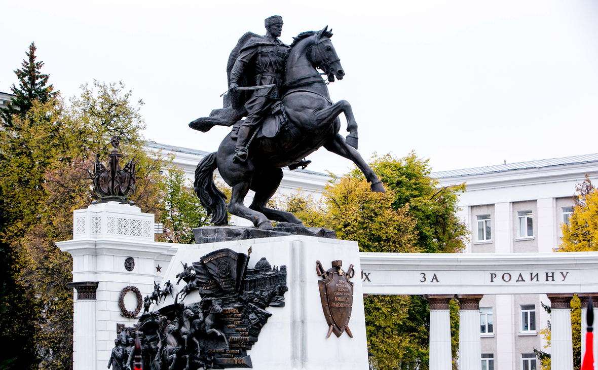 памятник шаймуратову в уфе на советской площади