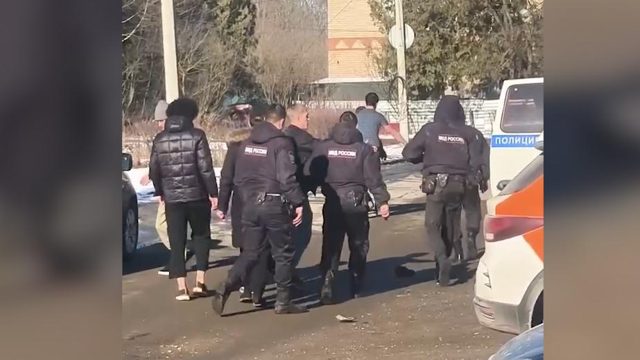 Почти 30 человек попали в ОВД Подмосковья за попытку отбить задержанного