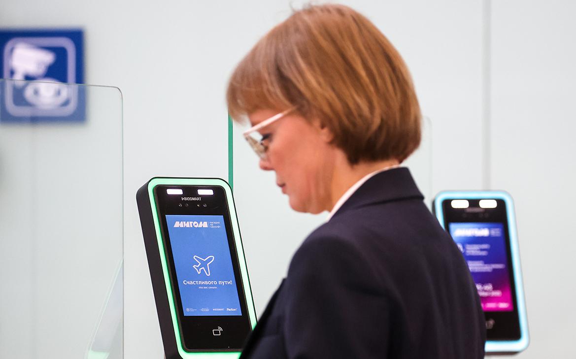 В России запустят эксперимент с посадкой на рейс по биометрии