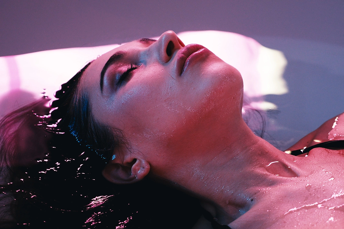 Флоатинг оказывает разноплановое положительное влияние на организм, а именно: противоотечное, лимфодренажное, детоксицирующее, расслабляющее, трофическое, обезболивающее