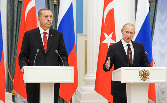 Президент России Владимир Путин и президент Турции Реджеп Тайип Эрдоган (справа налево) во время пресс-конференции, 2012 год


