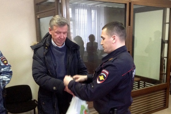 Бывшего замгубернатора Сергея Тугарина, подписывавшего госгарантии, освободили в зале суда
