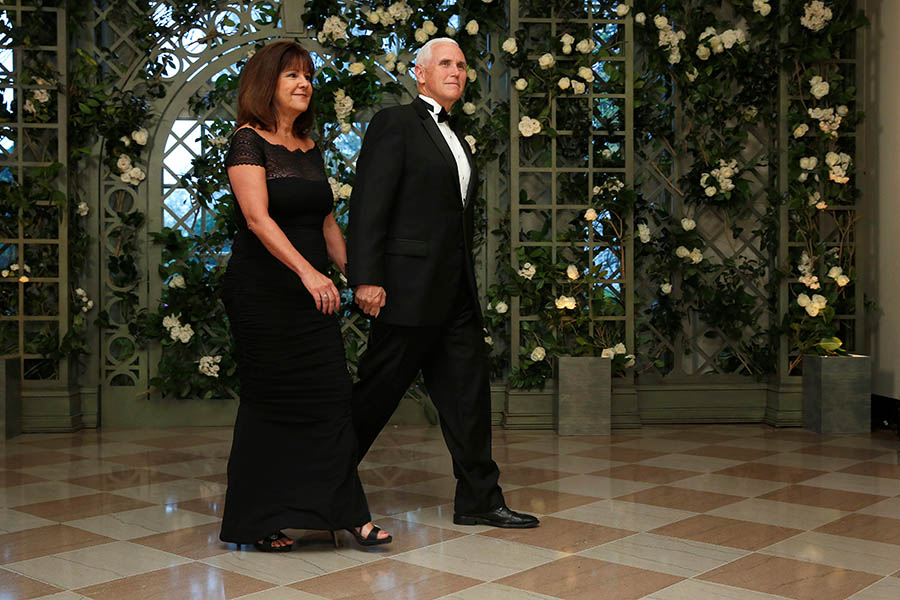 Вице-президент США Майк Пенс с супругой Карен