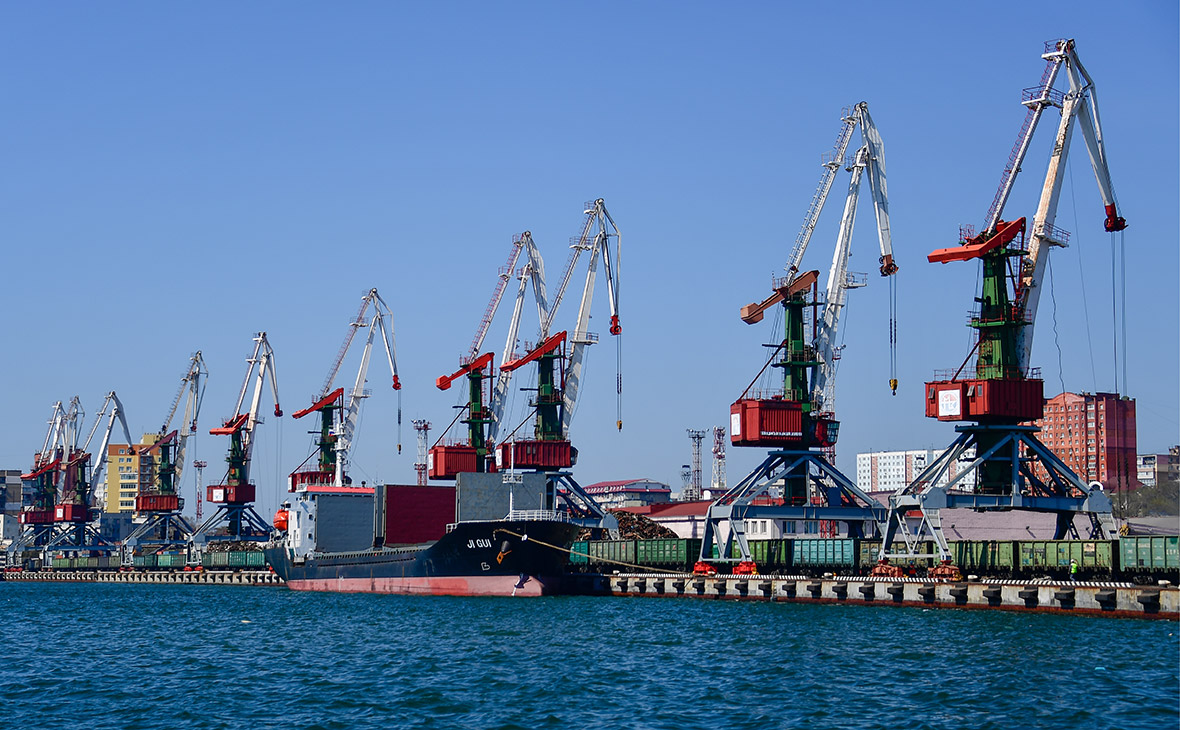 Суд арестовал счета, активы и имущество Новороссийского морского порта