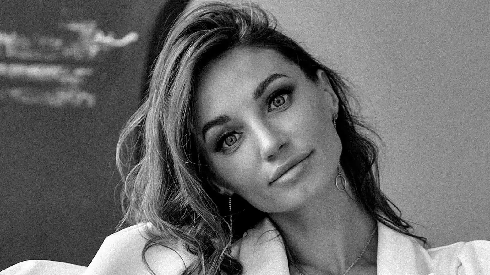 Komediya ayoli va M. Kravchenkoning porno suratlari Klitoral massaj pornosini tomosha qiling