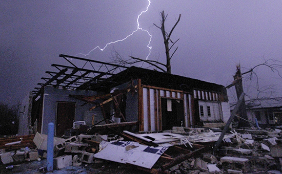 Последствия торнадо в штате Алабама, США
