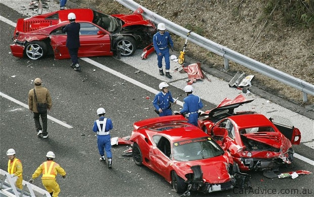 В Японии столкнулись 14 авто, 11 из которых – суперкары