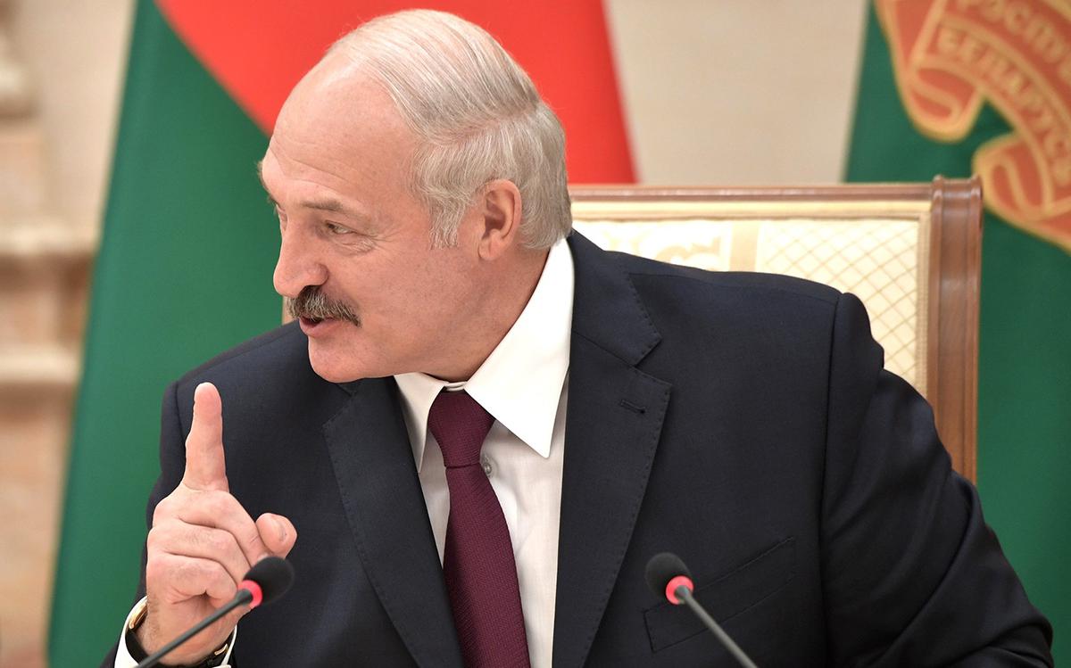 Лукашенко договорился с Путиным о совместной группировке войск