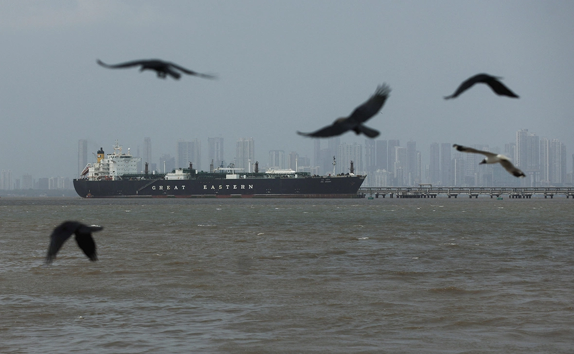 Francis Mascarenhas / Reuters