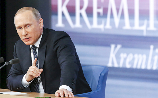 Президент России Владимир Путин во время пресс-конференции