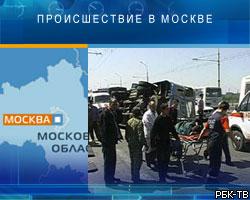В Москве грузовик врезался в пассажирский автобус