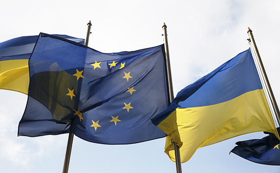 Флаги ЕС и&nbsp;Украины
