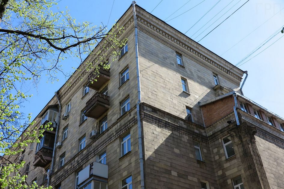 Многоквартирный дом с дополнительными площадями на улице Фадеева
