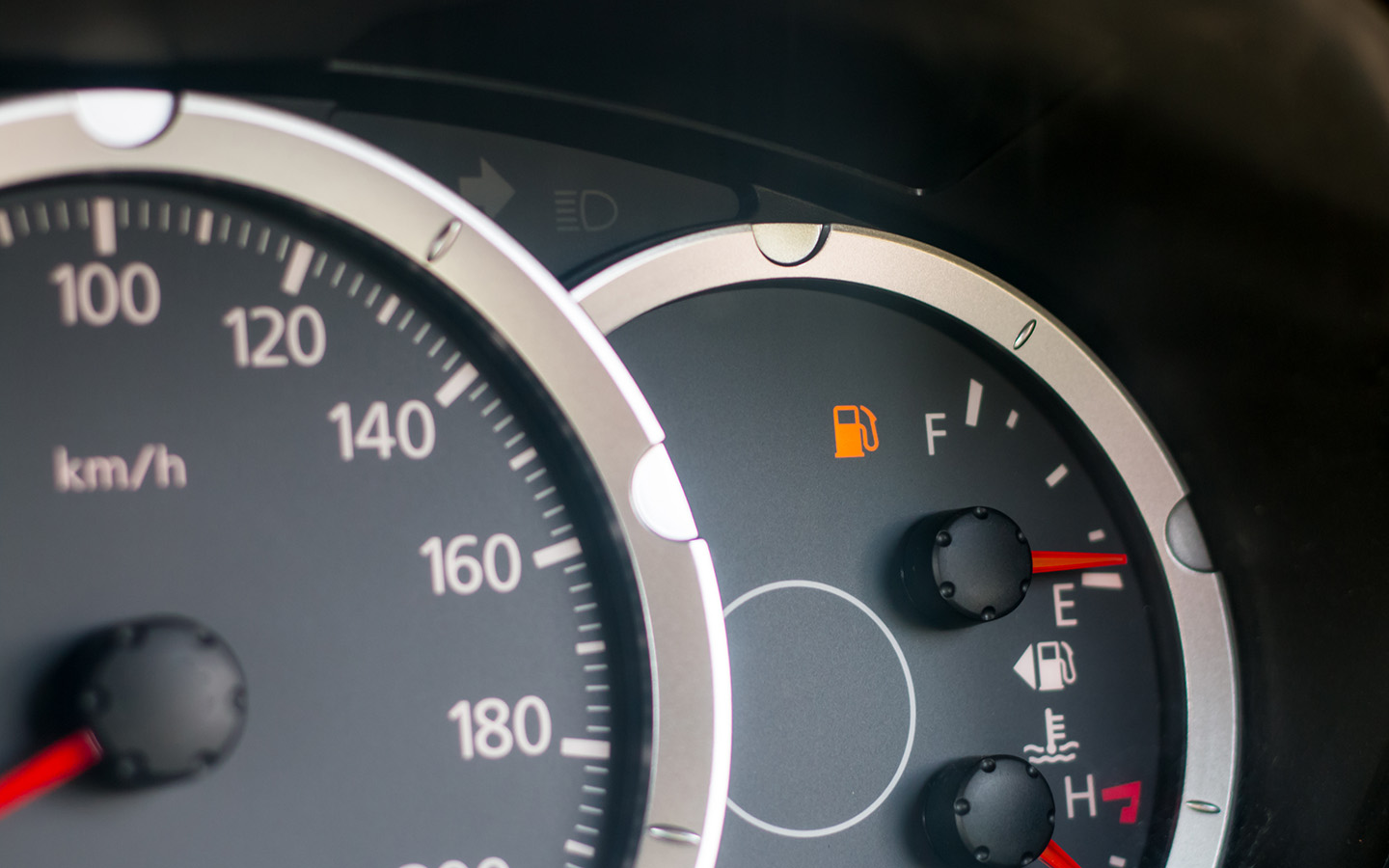 Если стрелка указателя зависла, дергается или показывает неточно &mdash; дело, скорее всего, в самом датчике&nbsp;