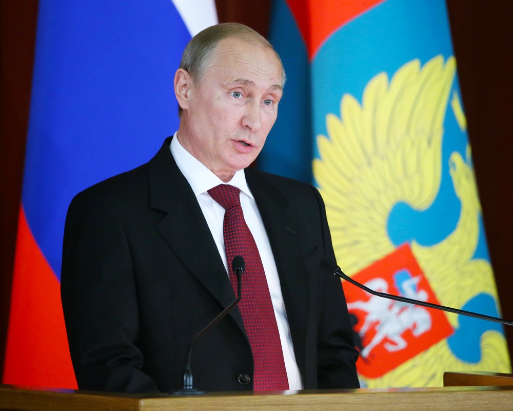 Владимир Путин во время встречи с российскими послами и постпредами в Москве