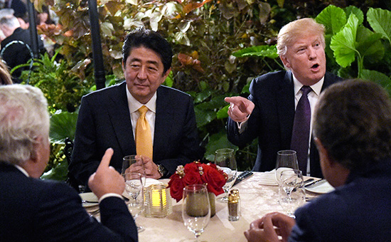 Синдзо Абэ и Дональд Трамп


