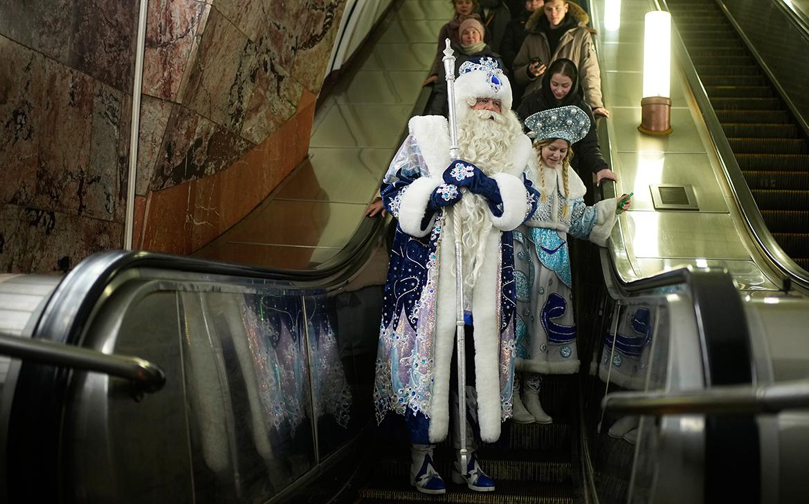 Метро Москвы и Петербурга будут работать круглосуточно в Новый год