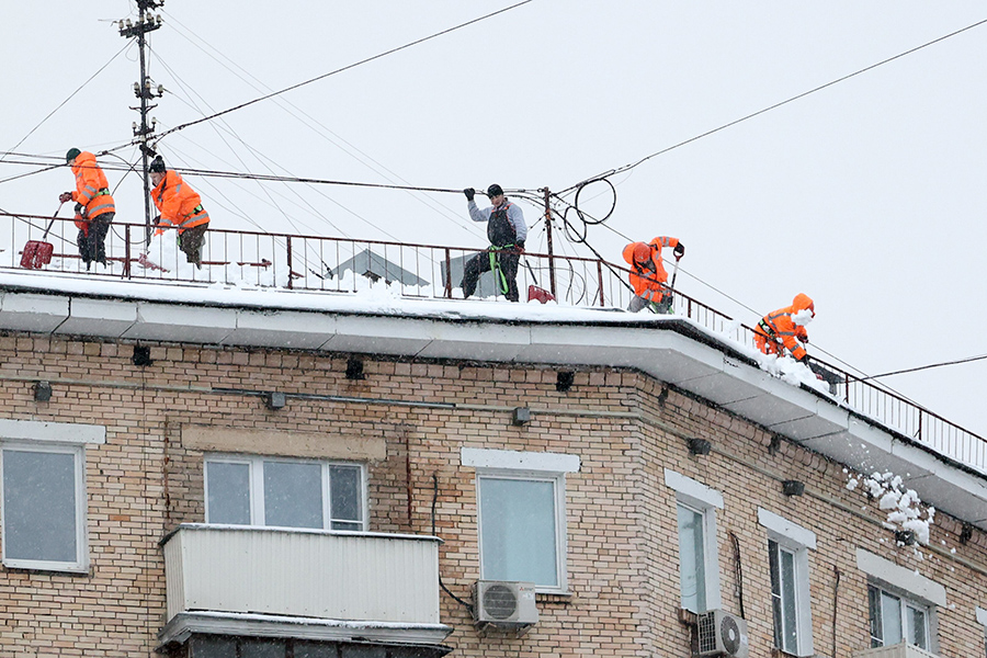 К утру пятницы высота сугробов в Москве составила от 9 до 13&nbsp;см, в Подмосковье&nbsp;&mdash; от 8 до 20&nbsp;см, больше всего снега выпало в Клину, рассказал метеоролог Евгений Тишковец.