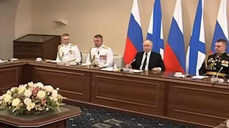 Путин выразил готовность к сотрудничеству по ледоколам