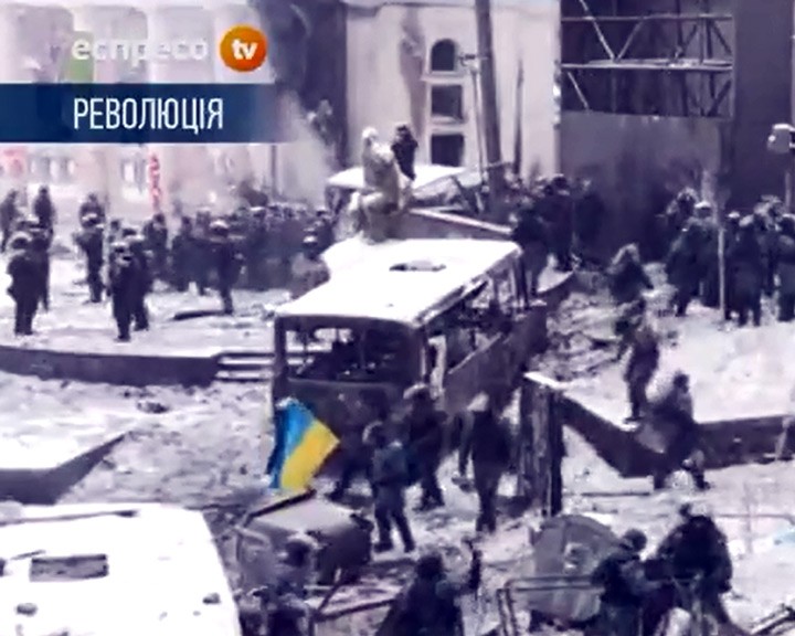 "Беркут" в Киеве штурмовал баррикады оппозиции