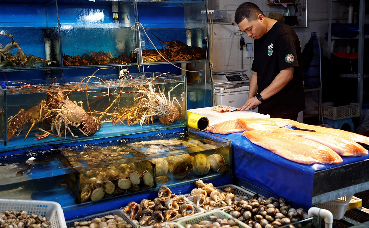 Florence Lo / Reuters