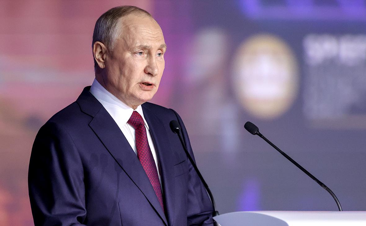 Песков рассказал о подготовке Путина к экономическому форуму в Петербурге