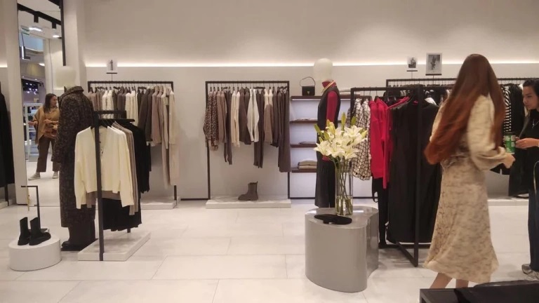 Магазин бренда IDOL в Петербурге