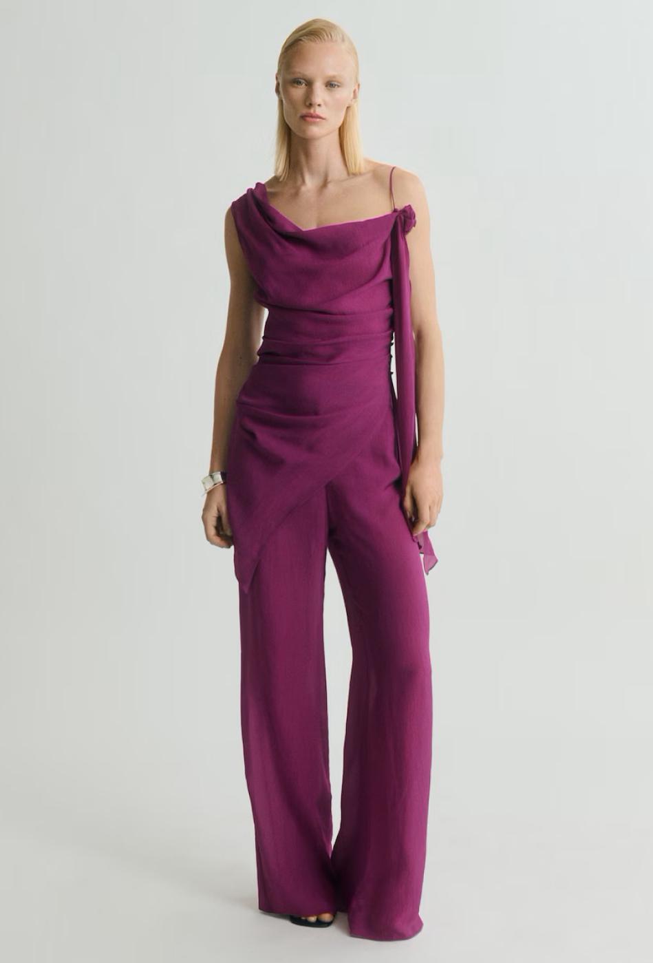 Брюки, 6999 руб., топ, 6999 руб., все — Mango (shop.mango.com)