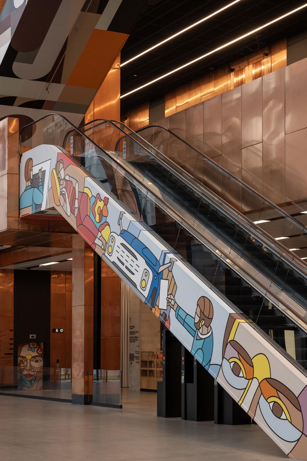 Эскалаторы&nbsp;в&nbsp;музее&nbsp;&laquo;Коллекция. ЗИЛАРТ&raquo; с росписями уличных художников&nbsp;