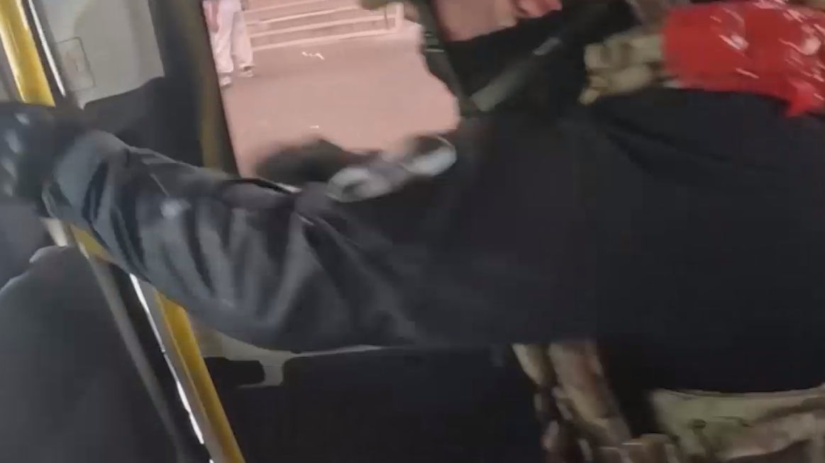 Кадры задержания ограбивших в Москва-Сити курьера со ₽127 млн