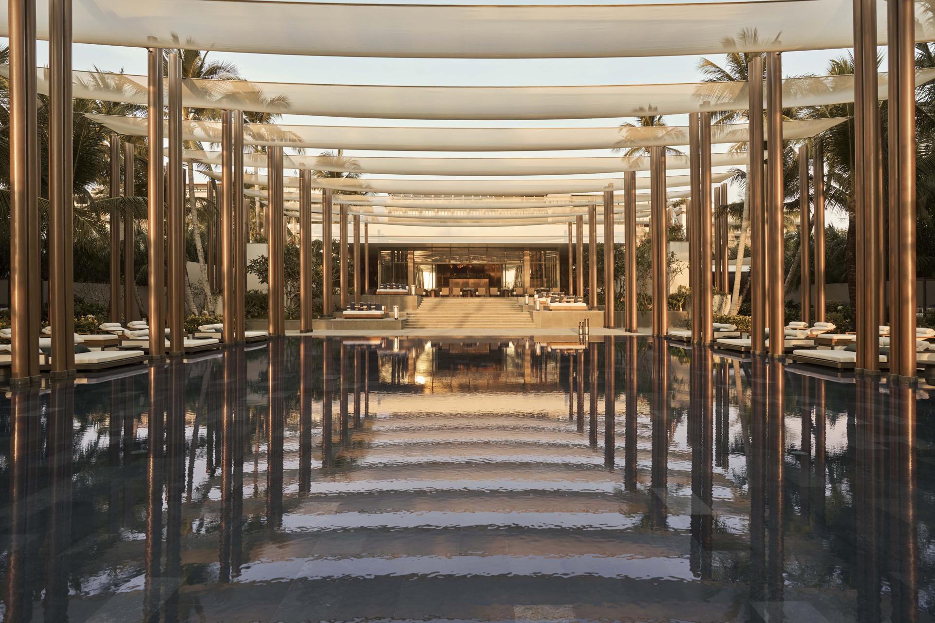 Бассейн отеля&nbsp;Regent Phu Quoc