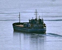 Атомные ледоколы помогут доставлять газ Северным морским путем