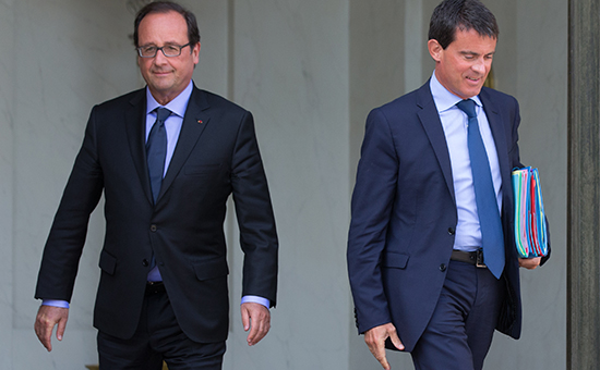 Президент Франции Франсуа Олланд и&nbsp;бывший премьер-министр Манюэль Вальс (справа)
