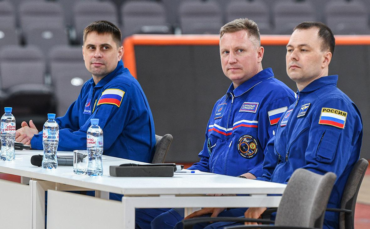 Космонавты Андрей Федяев, Сергей Прокопьев, Дмитрий Петелин (слева направо)&nbsp;