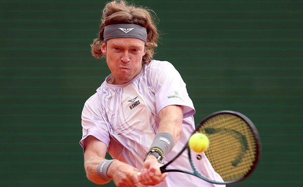 Julian Finney / Getty Images