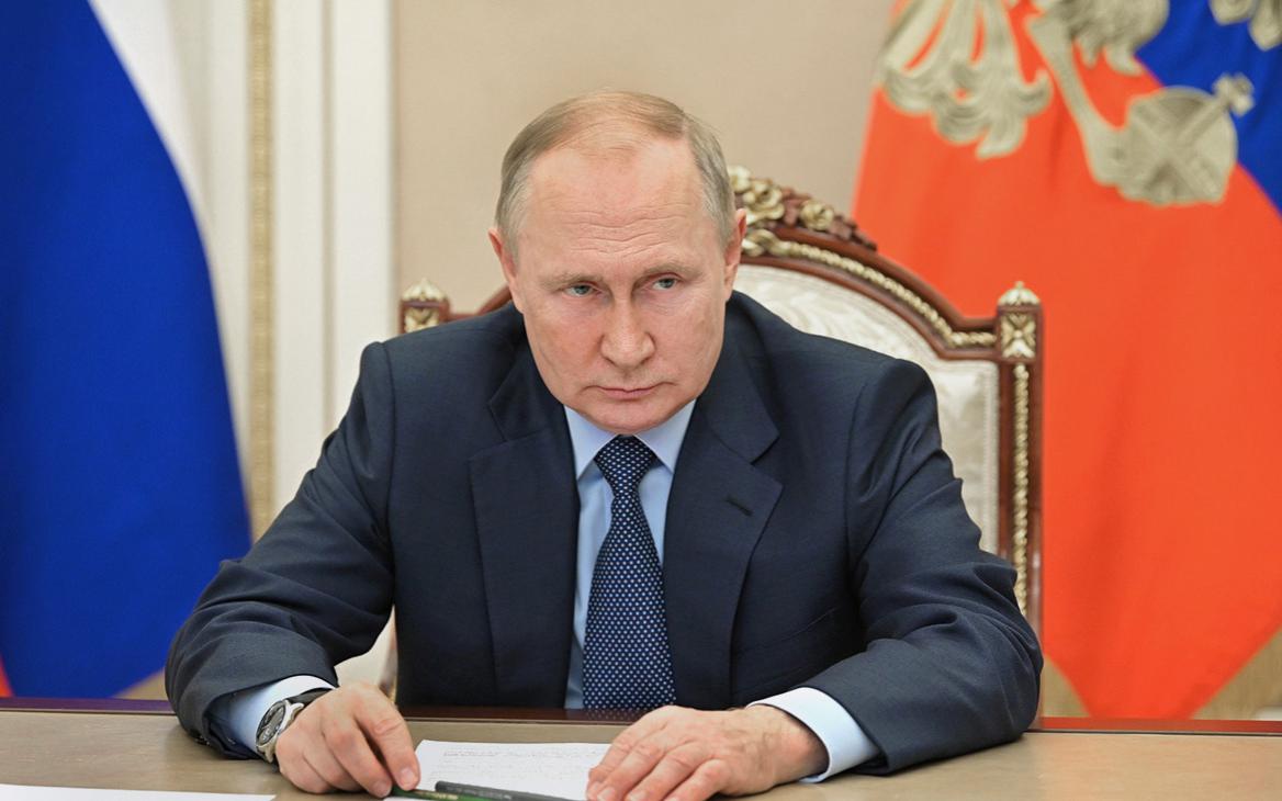 Песков заявил, что в обзоры для Путина включают посты из Telegram-каналов