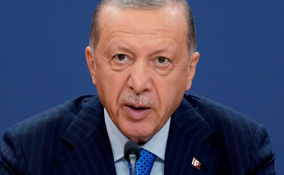 Эрдоган заявил, что Запад поставляет Украине не оружие, а металлолом"/>













