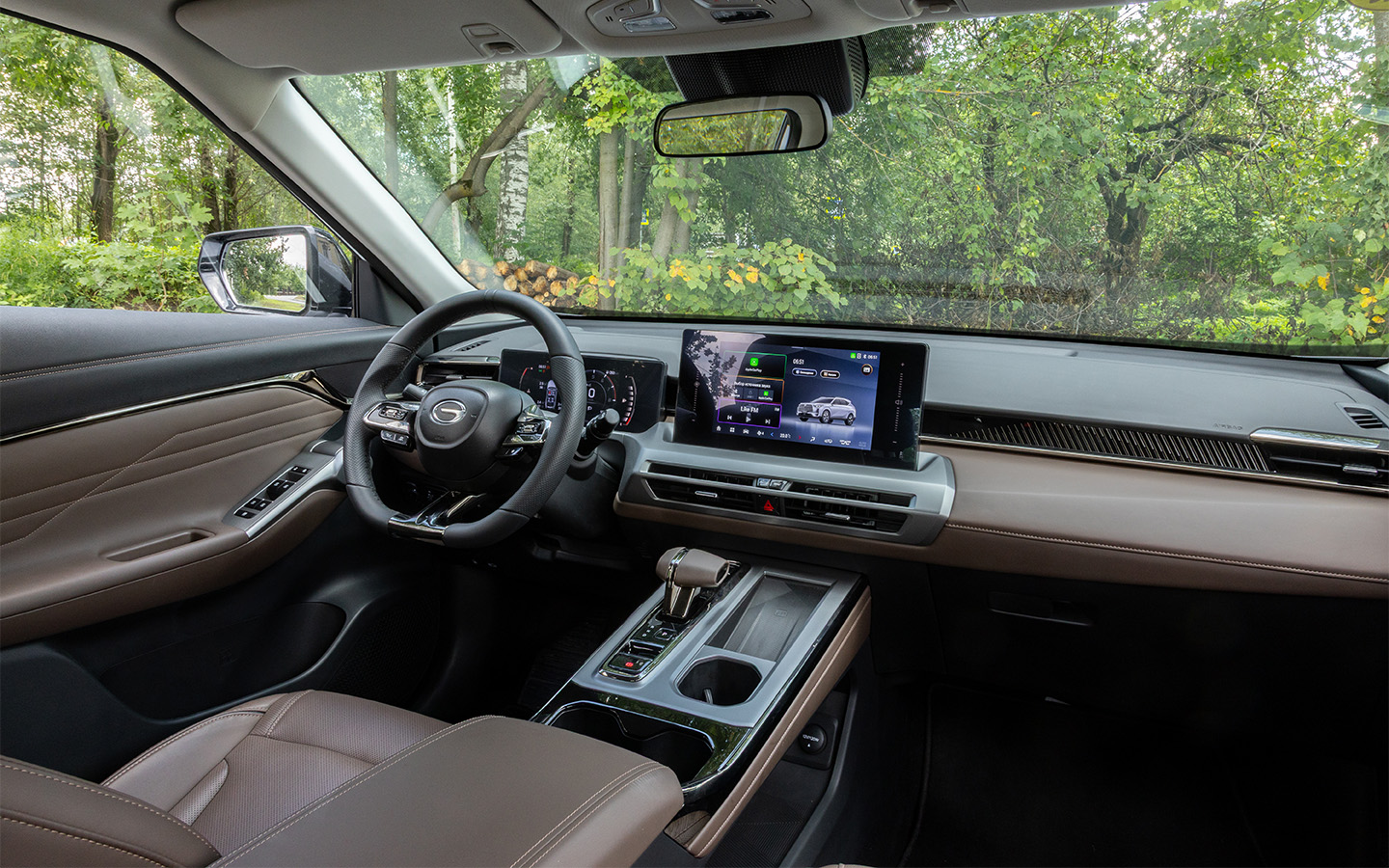 Салон у GAC GS4 типично китайский. Исключение&nbsp;&mdash; селектор коробки передач, напоминающий марку с четырьмя кольцами на логотипе