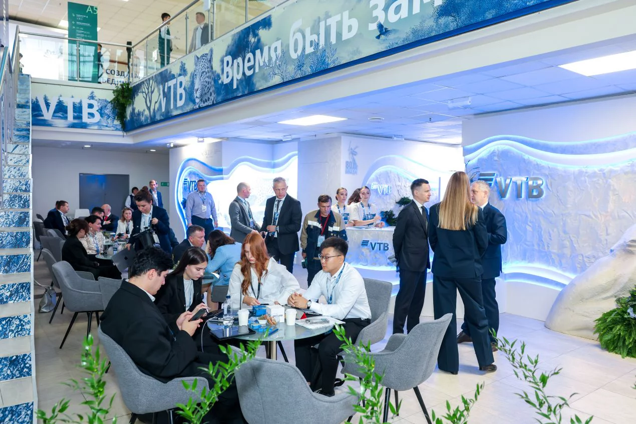 ВТБ сообщил на ВЭФ о росте спроса на вклады и инвестиционные продукты