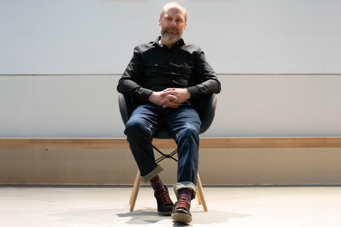 Композитор Брин Харрисон — о расщеплении времени и бегстве от финалов