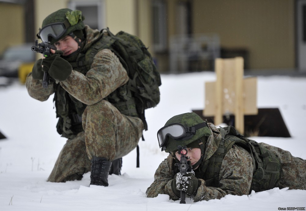 Российская армия к 2014г. получит экипировку "солдат будущего"
