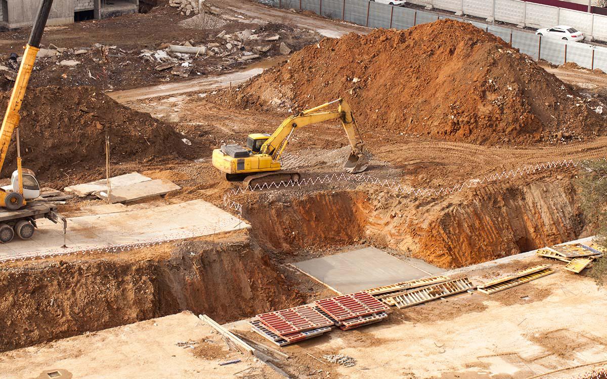 В Москве предложение жилья на стадии котлована снизилось почти в 2