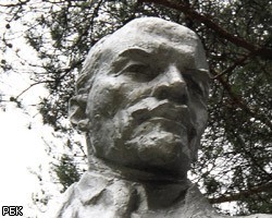 Взорванный памятник Ленину восстановят только летом